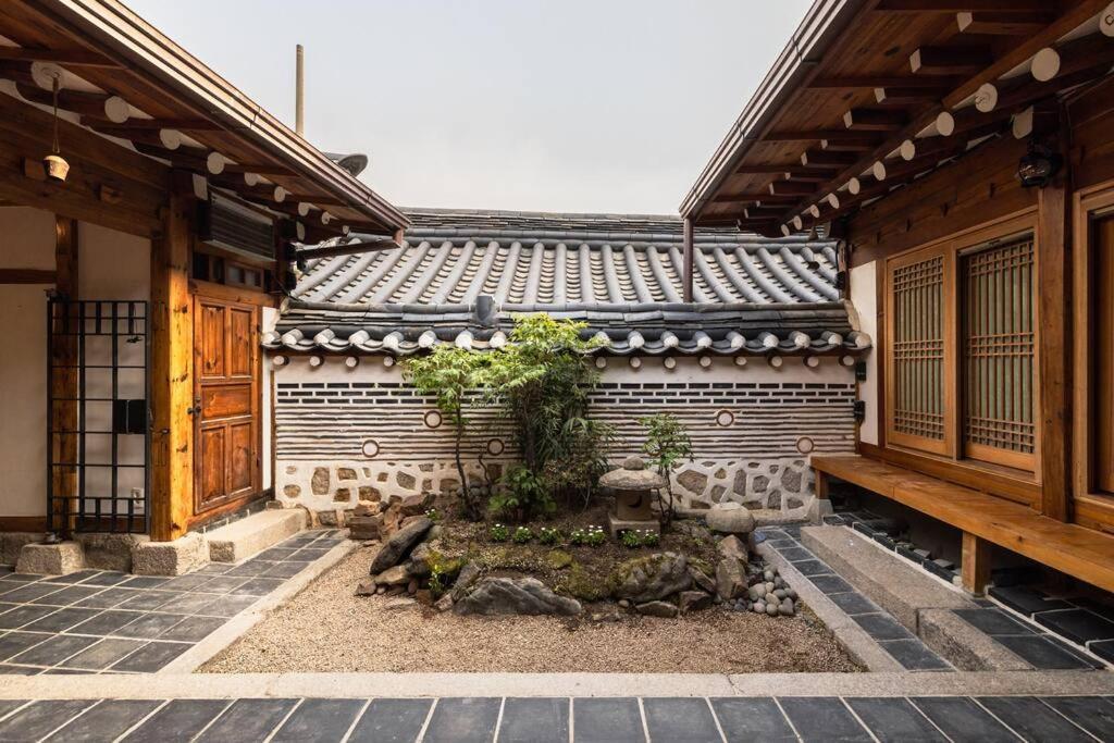 Apartment Hanok Yul Jae *