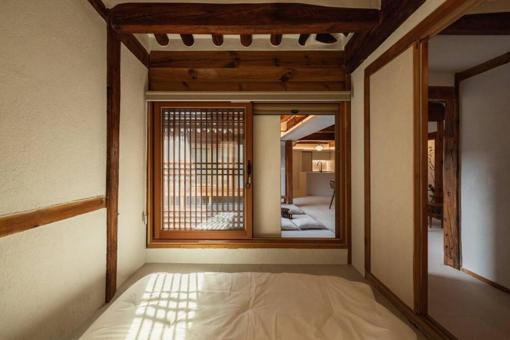 Apartment Hanok Yul Jae