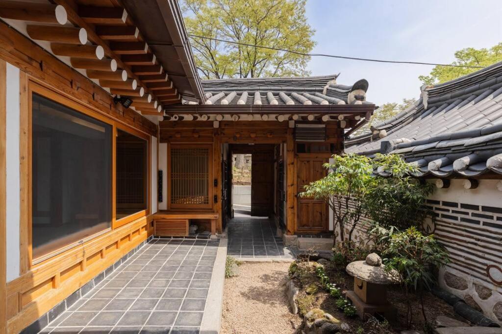 Hanok Yul Jae *