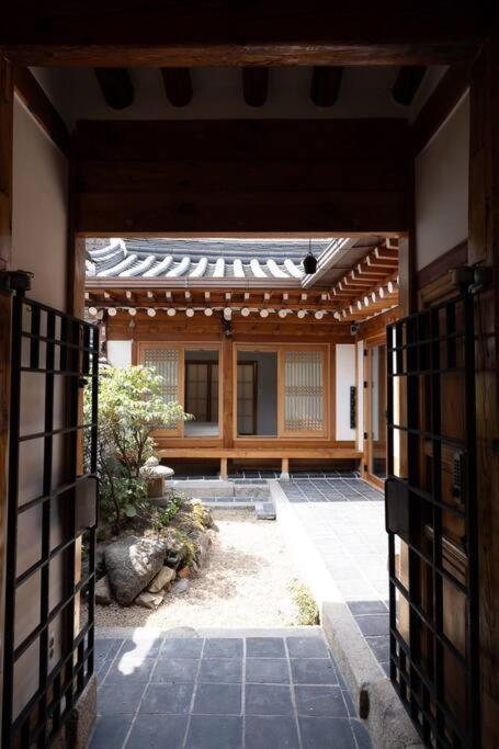 Apartment Hanok Yul Jae *