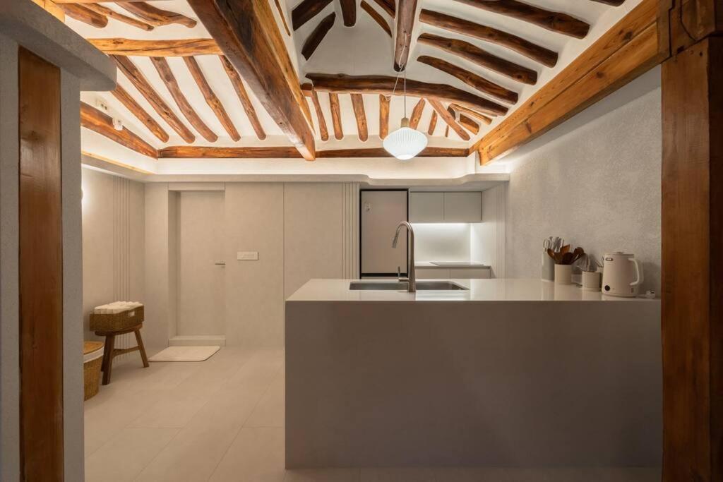 Apartment Hanok Yul Jae