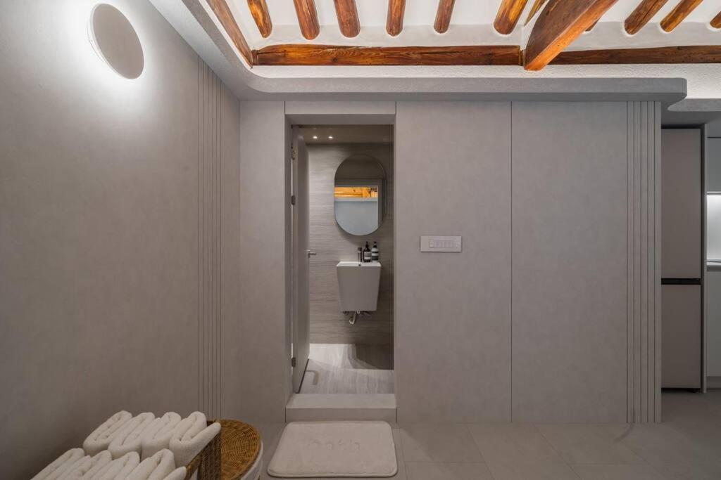 Hanok Yul Jae Apartment Seoul