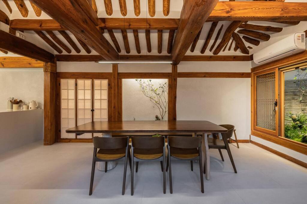 Apartment Hanok Yul Jae