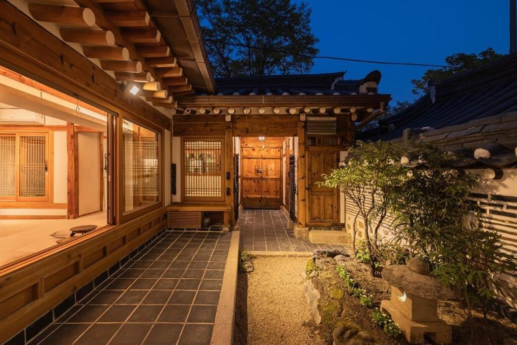 Hanok Yul Jae *